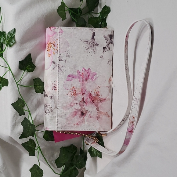 🎄NWT BETSEY JOHNSON WALLET🎄 - Picture 6 of 8